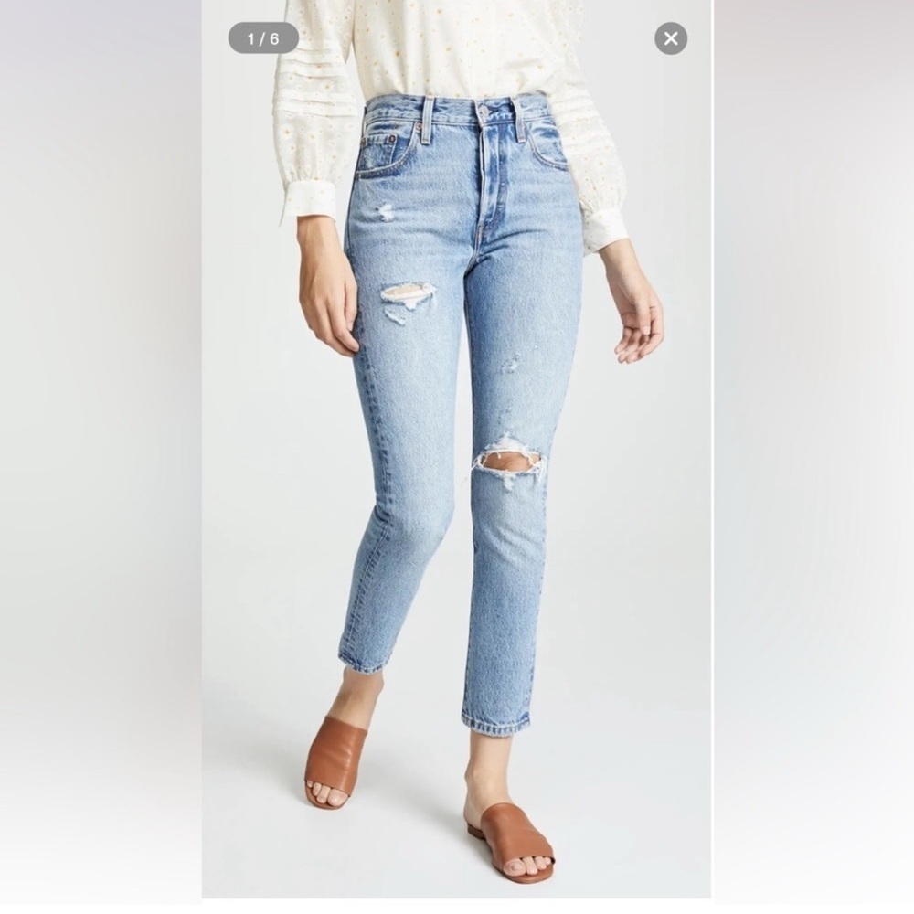 Levi’s 501 Skinny Jeans Women’s Size W24 L28 Light Blue Distressed Button Fly